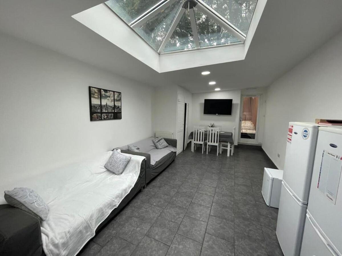 Studio Close To Selly Oak Train Station Birmingam Exterior foto